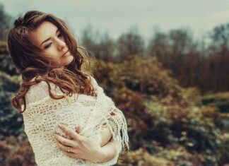 Czy można umyć włosy w soczewkach? Czy można umyć włosy w soczewkach?