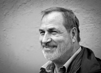 Czy wstawianie implantów jest bolesne?