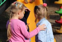 pomoc audiologa lub logopedy dla dziecka